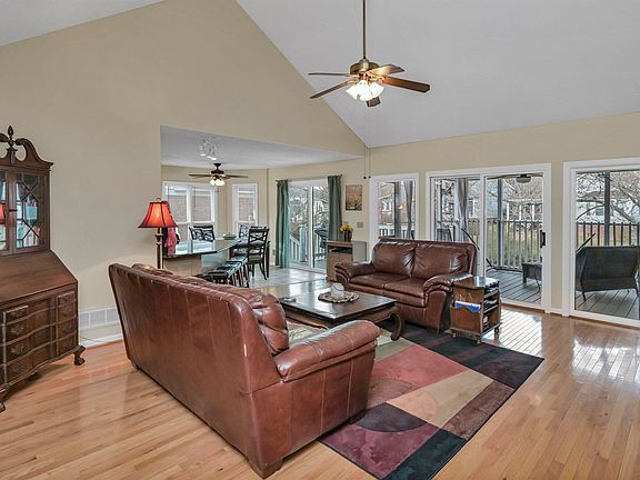 2nd image of 120 Spring Blossom Ln