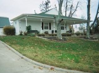 1352 Hamburg Rd, Kevil, KY 42053