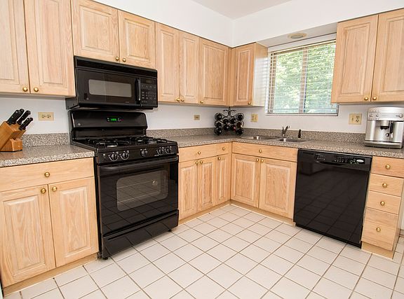 5th image of 1204 Whispering Hills Ct APT 204