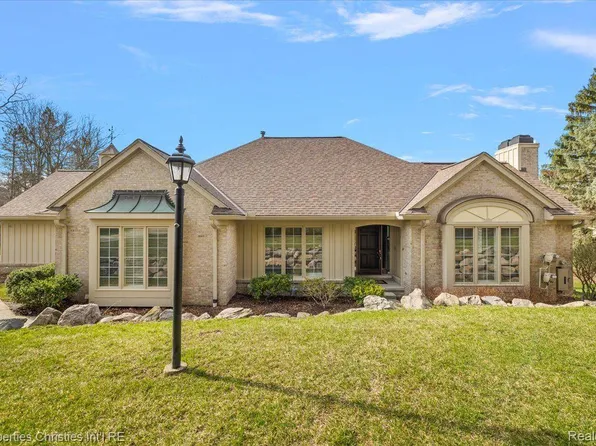 2408 Hickory Glen Dr, Bloomfield Hills, MI 48304