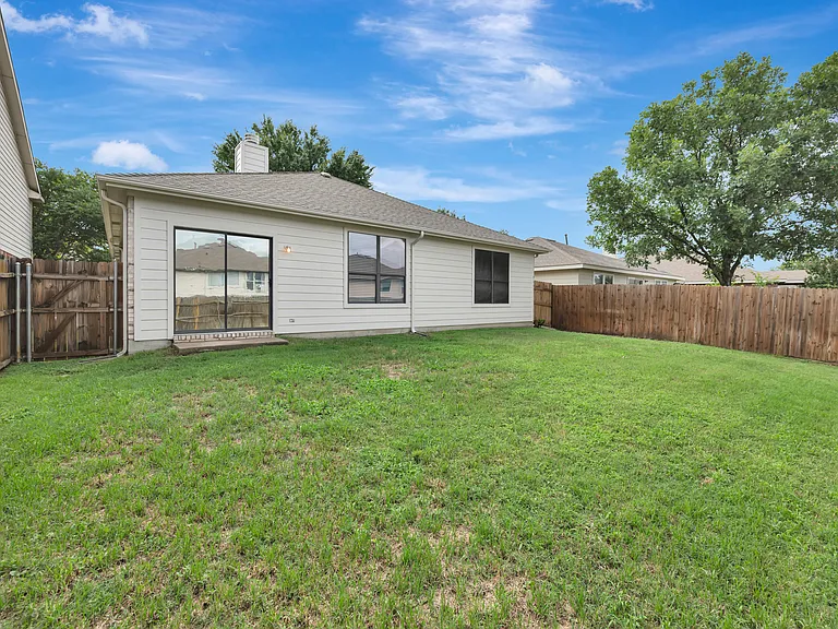 4144 Capstone Dr — Photo 23