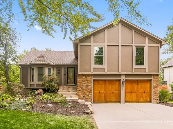 15257 Conser St, Overland Park, KS 66223