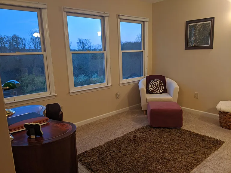 Master Bedroom Sitting Area/Office
