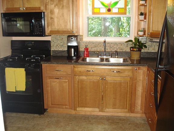 4th image of 909 Loraine Ct