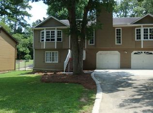 355 Hickory View Dr, Lawrenceville, GA 30046