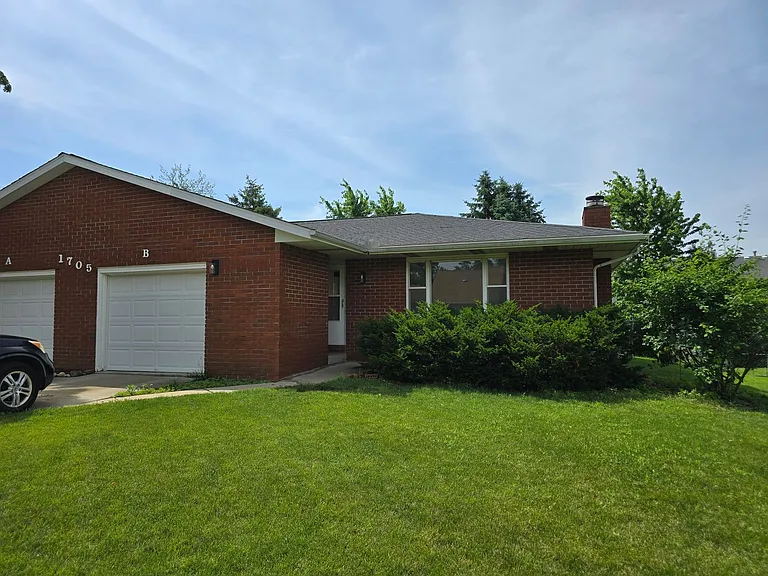 1705 Linda Ln — Photo 1