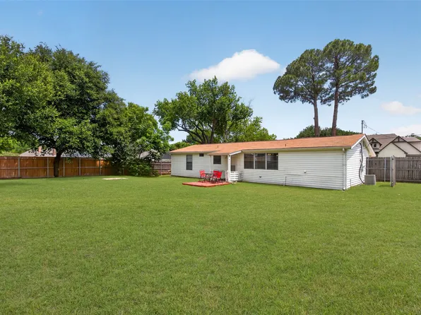 7701 Buck St, North Richland Hills, TX 76182