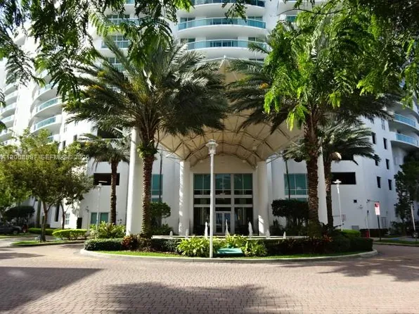 7900 Harbor Island Dr APT 817, North Bay Village, FL 33141