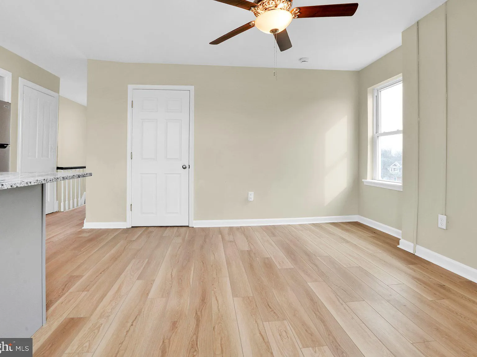 1 bed, 1.0 bath, 400 sqft, $1,650 — Photo 3