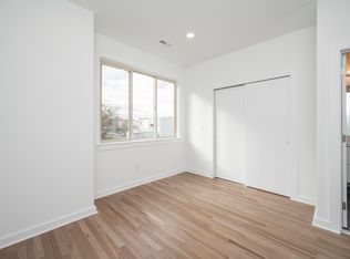 727 N 39th St #3, Philadelphia, PA 19104