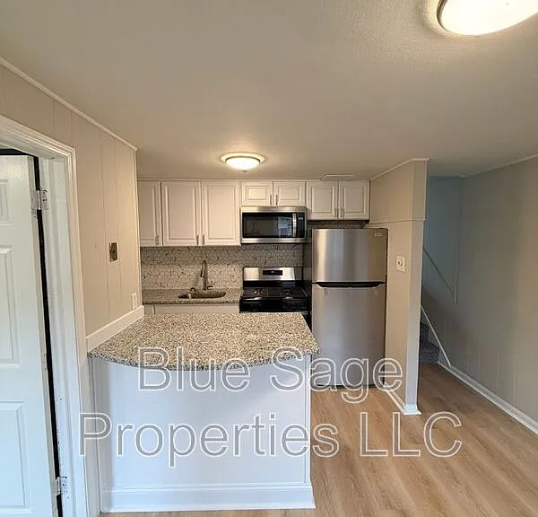 117 Ervin Ave — Photo 9