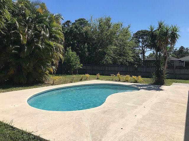 1st image of 1357 SW Hibiscus St
