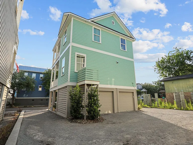 48 Aiken St — Photo 39