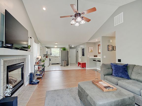 4th image of 6366 Pleasant Woods Ln