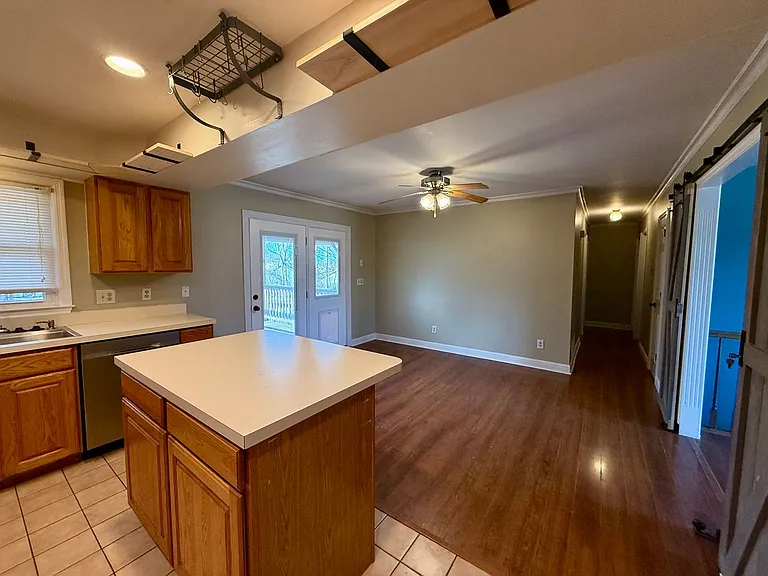 1104 Spring Run Rd — Photo 8
