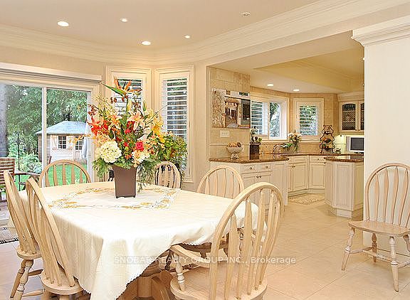 5th image of 1426 Lorne Park Rd