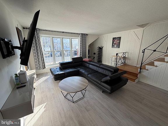 4th image of 10916 Modena Pl