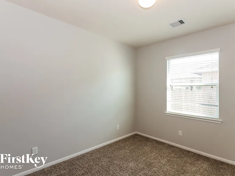8330 Hampton Bay Dr — Photo 13