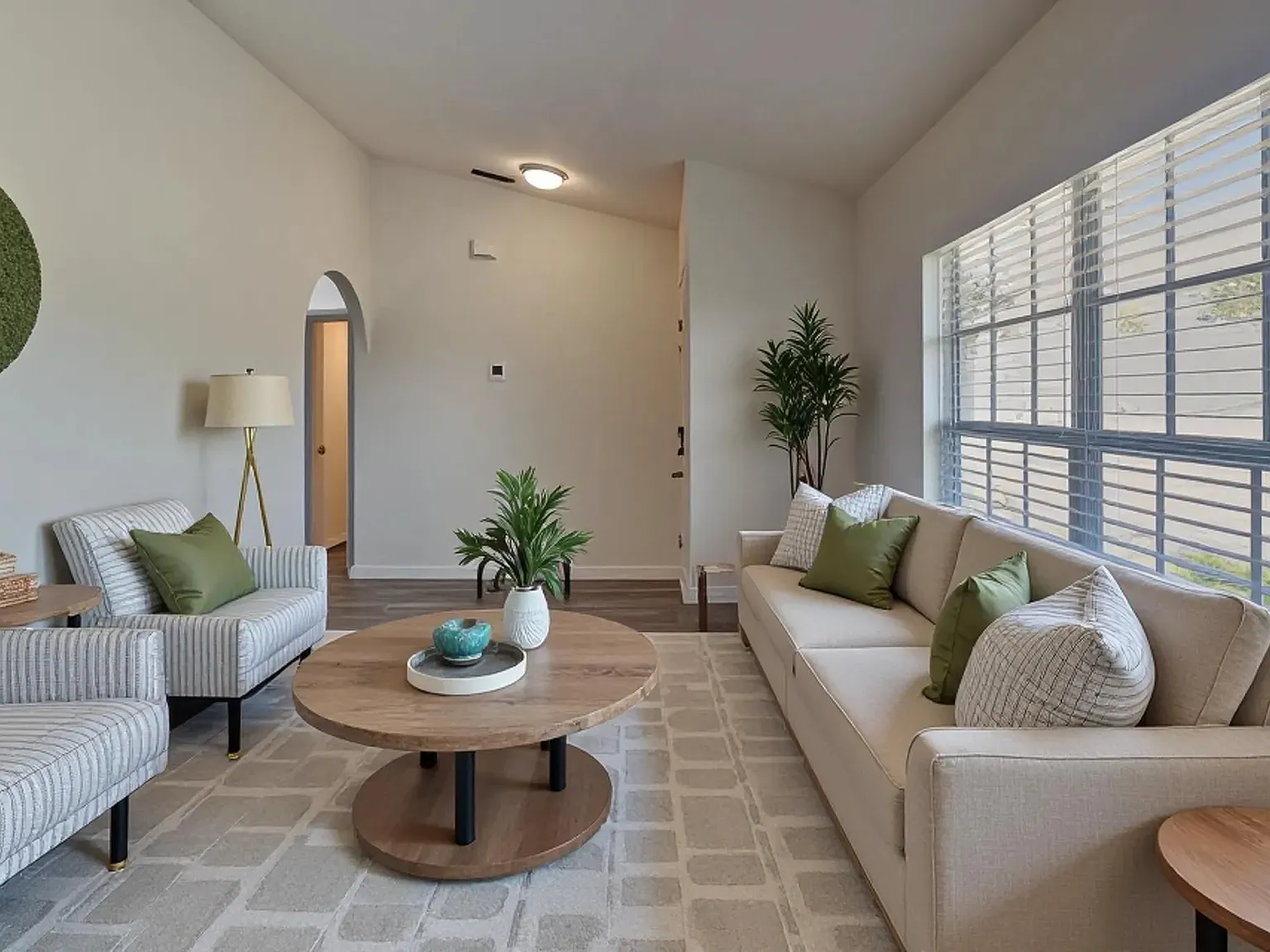 3 bed, 2.0 bath, 1479 sqft, $2,125 — Photo 2