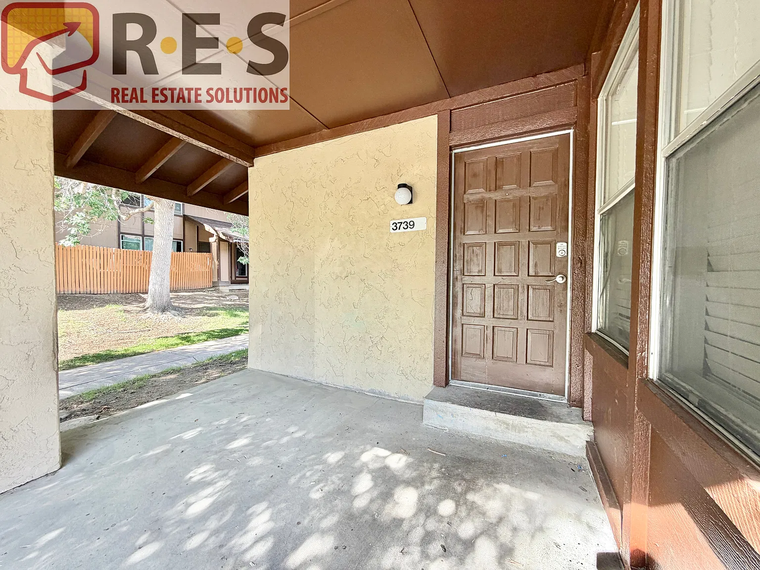 5 bed, 2400 sqft, $2,795 — Photo 2