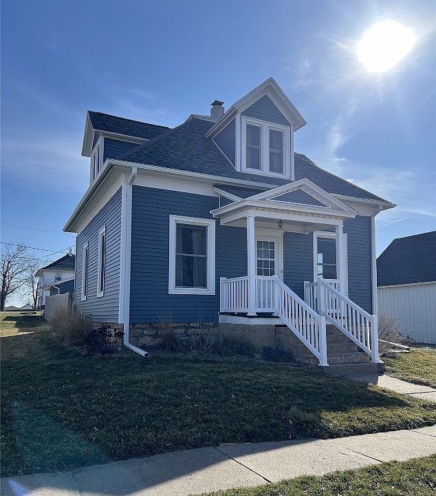 106 Main St, Newhall, IA 52315 Zillow