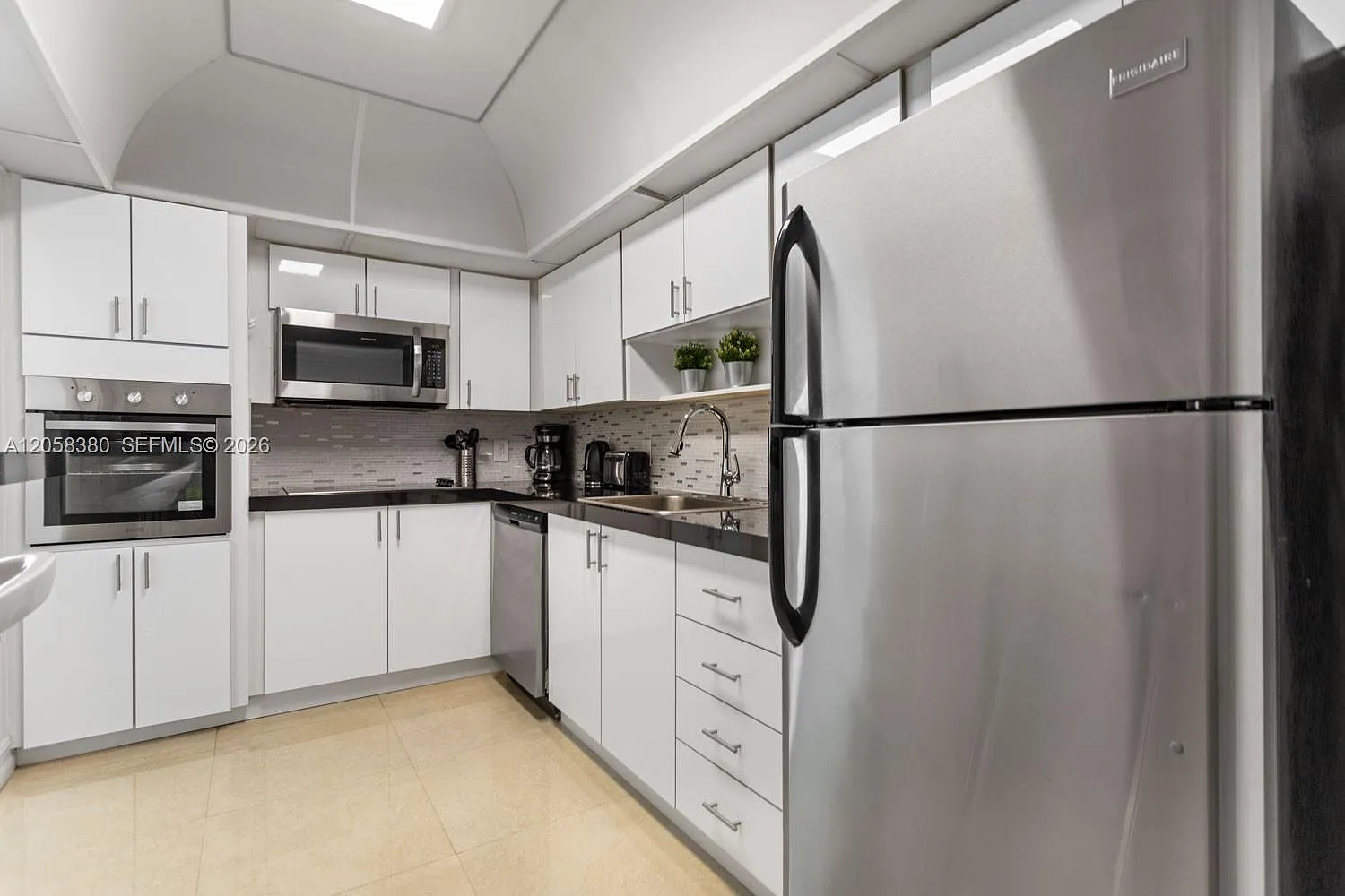 1 bed, 789 sqft, $2,900 — Photo 2