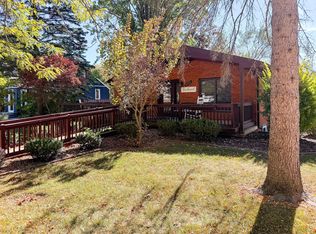 2106 Camelot Rd, Ann Arbor, MI 48104