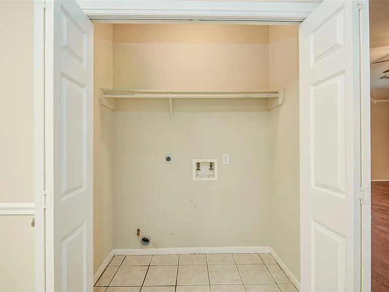 18422 Auburn Woods Dr — Photo 36