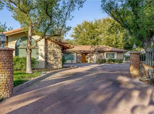 23201 Sylvan St, Woodland Hills, CA 91367