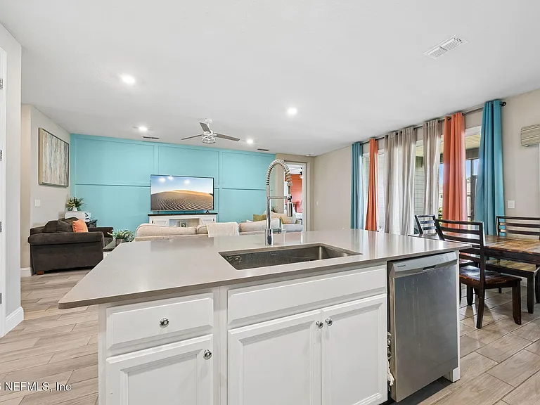 118 Sadler Ct — Photo 10