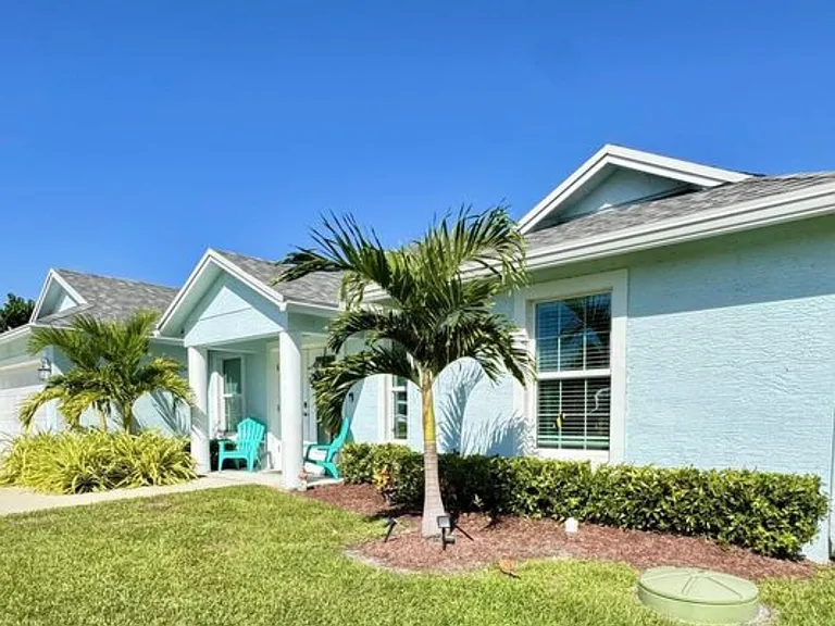 1801 SW Dalmatian Ave — Photo 1