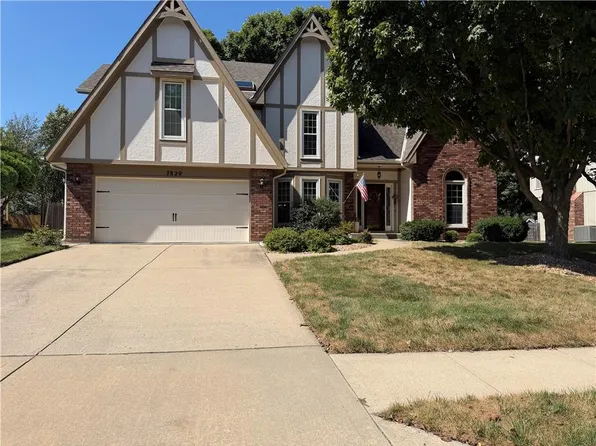 7820 N Olive St, Gladstone, MO 64118