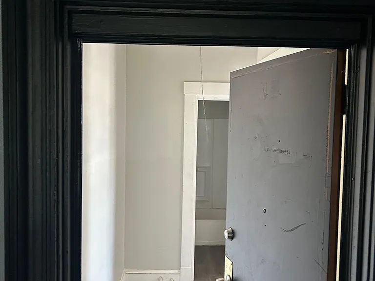 18 S Whitney St #2N — Photo 2
