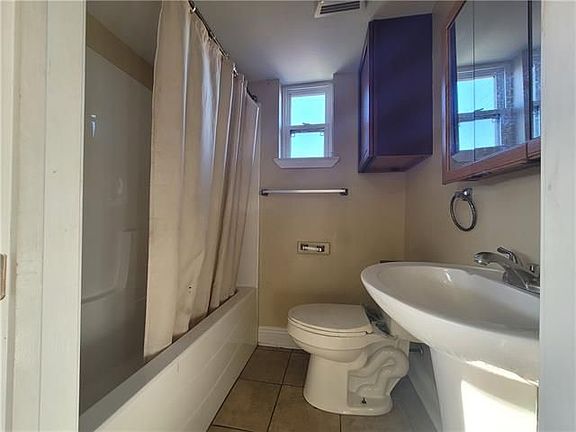4th image of 4435 Wilson Ave #A