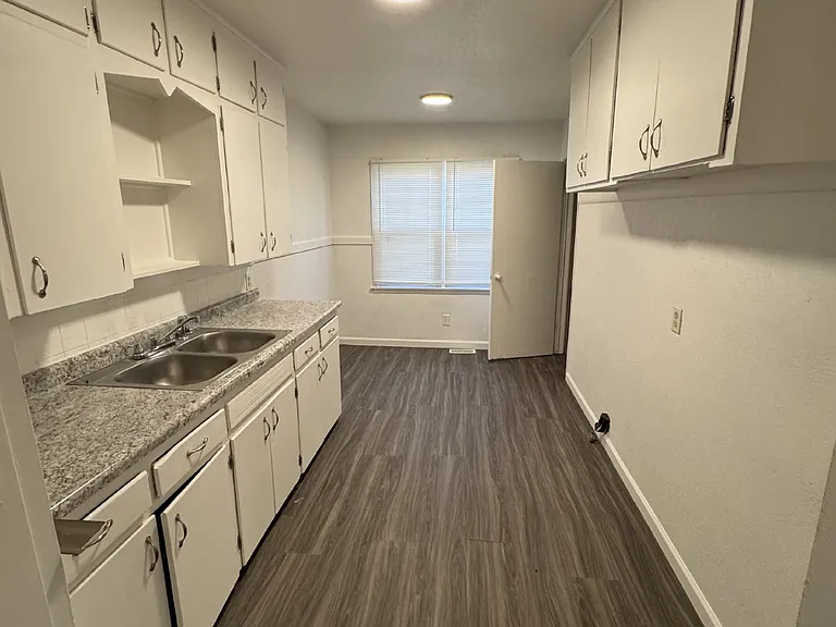 2329 S Belmont St — Photo 2