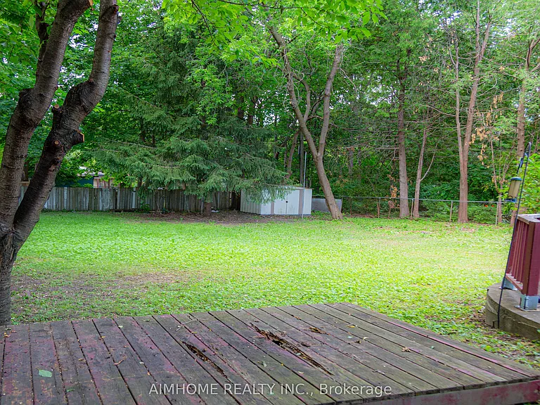 9890 Bayview Ave — Photo 23