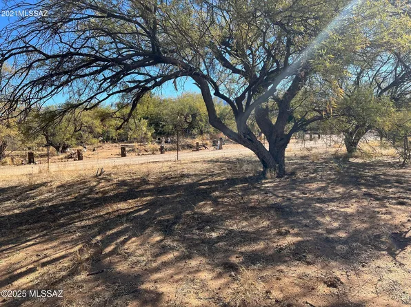 1111 W Hawk Way, Amado, AZ 85645