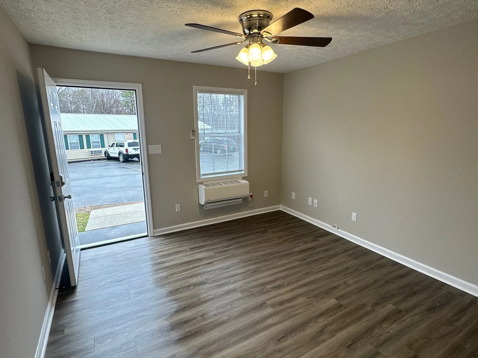 1 bed, 525 sqft, $800 — Photo 3