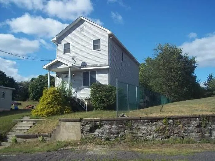 26 Thompson St photo 1