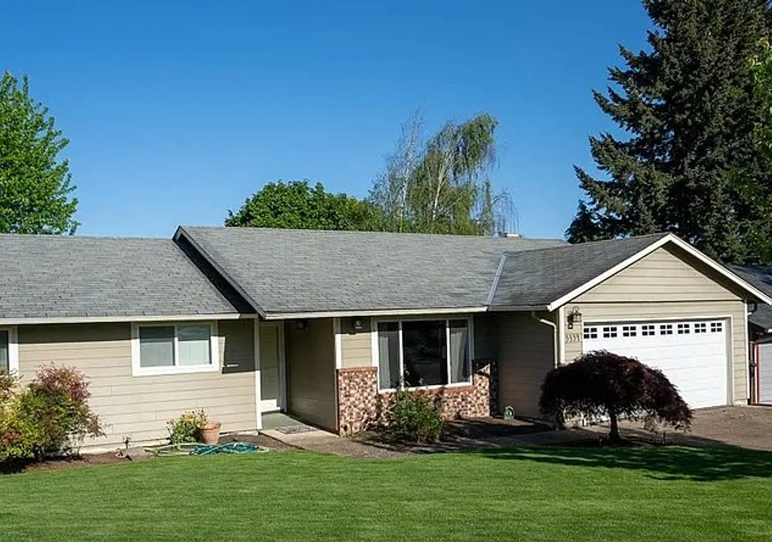 Now Leasing Spacious 3-Bedroom Home in South Salem! — Photo 1