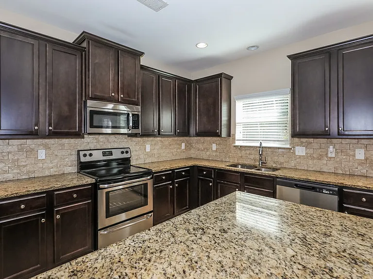 705 Yukon Way — Photo 8