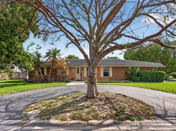 8505 NW 29th Dr, Coral Springs, FL 33065