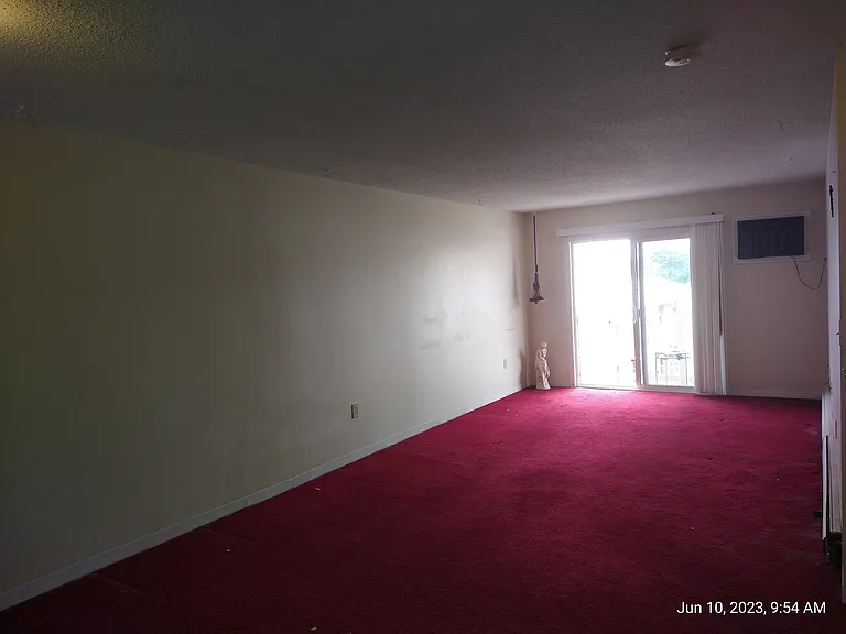 Kenmar Dr — Photo 10