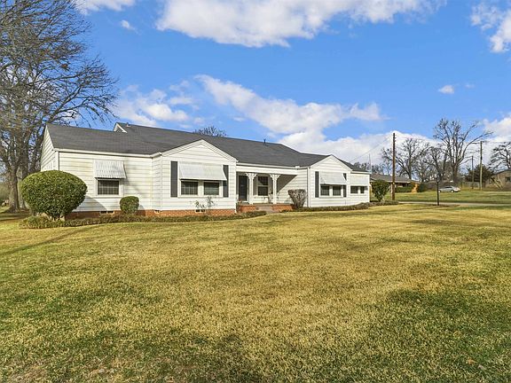 4th image of 405 S White Oak Rd