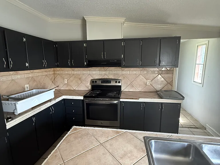3032 Allison St — Photo 2
