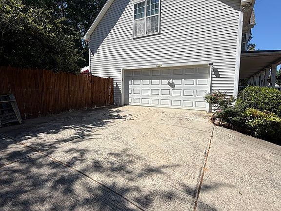 4th image of 110 Edgewood Dr