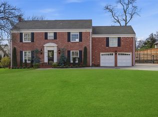 6715 Avondale Dr, Nichols Hills, OK 73116