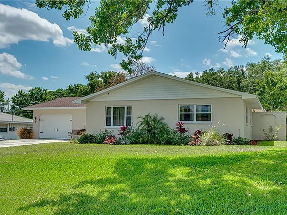3rd image of 2827 Christie Ln