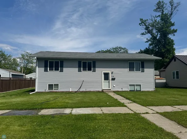 316 4th St S, Breckenridge, MN 56520