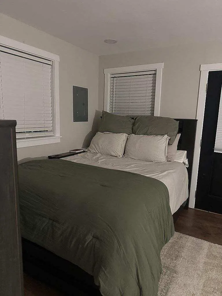 Studio, 625 sqft, $1,100 — Photo 4